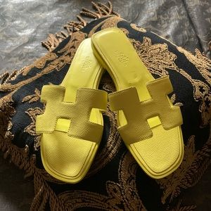 Hermes Oran size 38 Jaune curcuma new in epsom leather